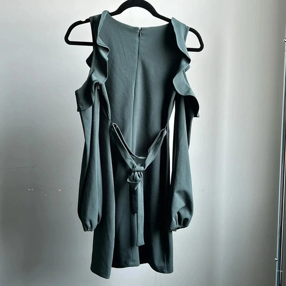 Romeo & Juliet Couture Green Open Shoulder Dress | Green Open Shoulder Dress - Picture 2 of 10